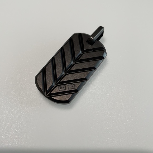 David Yurman 35mm Titanium Blue Sapphire Tag - Picture 6 of 6